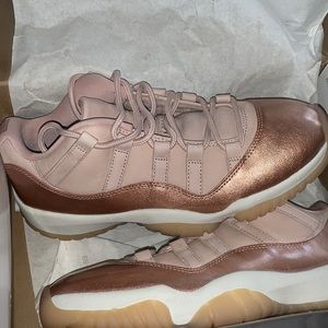 BRAND NEW NEVER WORN